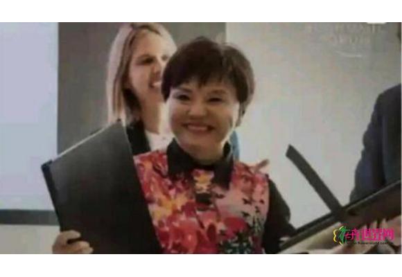 何巧女捐出15亿美金拯救濒危动物 世界纷纷为她点赞 何巧女捐出15亿美金拯救濒危动物 世界纷纷为她点赞