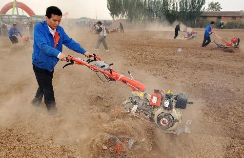 宁夏举办首届设施园艺节 吸引客商和农民参加