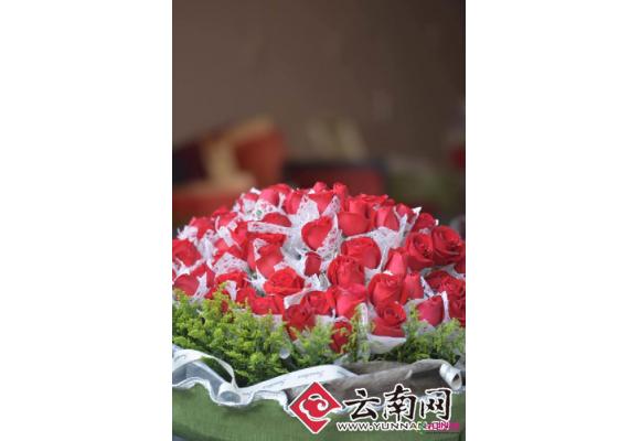 昆明晋宁打造“世界花都” 花卉总产值超14亿元 昆明晋宁打造“世界花都” 花卉总产值超14亿元